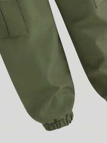 Ciepła bluzka dla chłopców z nadrukiem w kreskówkowym stylu, z okrągłym dekoltem i długimi rękawami oraz długimi spodniami w jednolitym kolorze