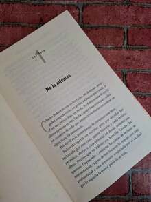 El sutil arte de que te importe un carajo; un enfoque disruptivo para vivir una buena vida. Autor Mark Manson - Libro único - Ver 3