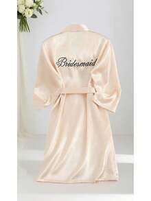 1 pièce Robe à lettre initiale de mariée et demoiselle d'honneur, tenue de préparation pour la fête nuptiale, accessoires pour cérémonie et réception de mariage. Pyjama de printemps/été pour demoiselle d'honneur, robe de mariée, meilleure amie. Peignoir de mariée brodé. Fournitures de mariage. Accessoires de fête de mariage en plein air. + 1 paire de pantoufles