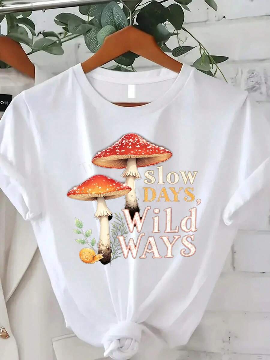 Comfortable Women's Print T-Shirt Slow Days Wild Ways T-Shirt With Mushroom & Snail Print For Women - 白色 - 查看 1
