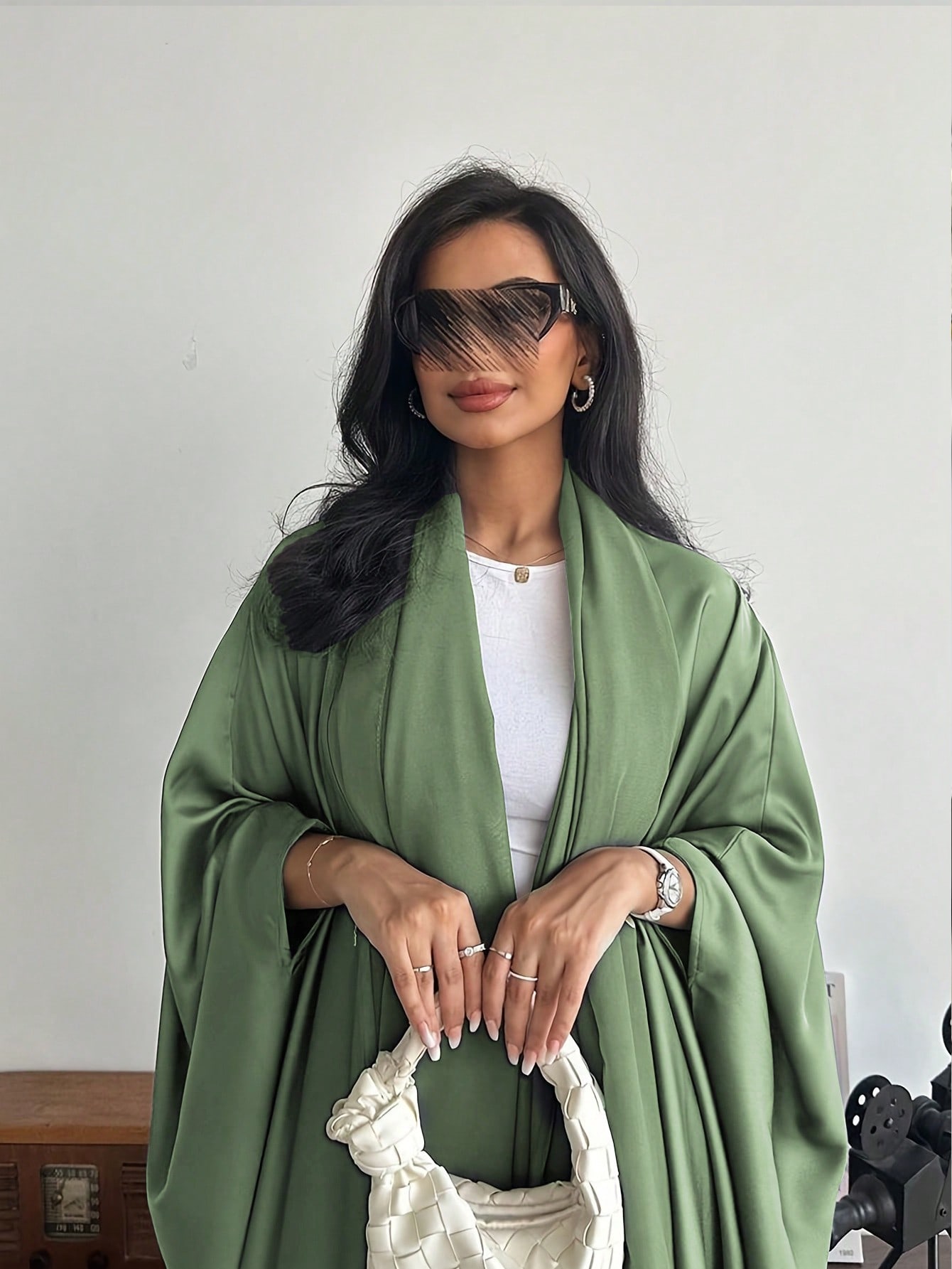 عباءة فضفاضة بلون أحادي على الطراز الشرق أوسطي مع...