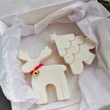 2 pièces Moule de bougie en forme d'arbre de Noël et de renne, fournitures artisanales pour la fabrication de bougies, moules de décoration pour la maison pour la cire, la résine, le plâtre, le silicone
