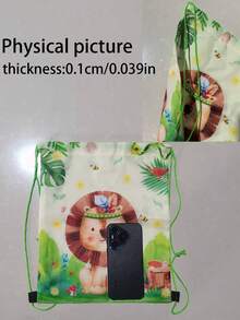 单只装，纤薄设计。可定制的抽绳口袋饰有可爱的动物图案，并可印上您的名字或节日祝福语。打造专属您的背包。这款背包非常适合女孩、男孩和青少年日常使用，包括郊游、旅行、运动、游泳、徒步旅行和其他户外活动。返校时尚之选。 - 綠色 - 查看 3