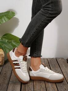 DareSee Fall/Winter 2025 New Leopard Print Women Casual Sneakers, Low-Top Lace-Up Flat Comfortable Versatile Vulcanized Shoes Gifts