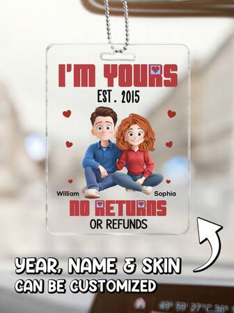 Catygift Enfeite de carro personalizado em acrílico para casal, com nomes personalizados, presente de aniversário exclusivo para casais, presente personalizável para casais com diferentes tons de pele.