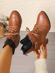 2025 Herbst/Winter Mode Koreanischer Stil Stiefeletten in Große Größen, Stiefel für Damen, Dicker Absatz, Schnalle, Spitzenbesatz