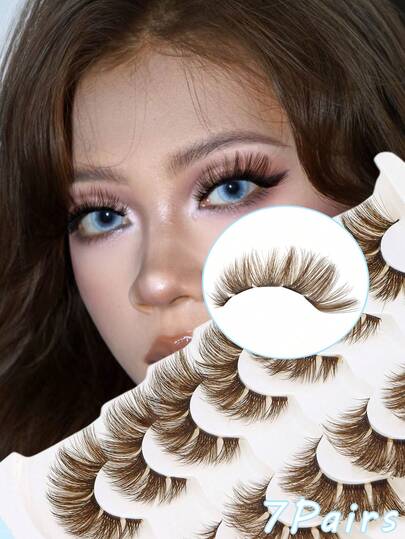 7 paia di ciglia finte a forma di occhio di gatto marroni con un design a croce disordinato, steli trasparenti e lunghezza corta per creare uno sguardo di trucco accattivante. Ciglia finte soffici e morbide, adatte per principianti, riutilizzabili.