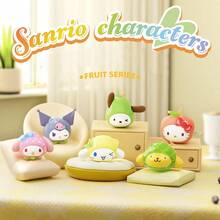 Sanrio 家族甜蜜水果系列可爱颗粒盲袋挂饰 - 可爱又装饰性的玩具，My Melody、Hello Kitty 和 Kuromi 搭配水果装；让你的夏天充满清新的水果香味～（赠品：1 片 3M 胶带用于汽车装饰） - 彩色 - 查看 2