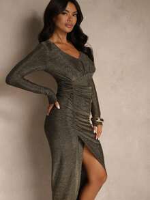 Vestido justo de viscose com cintura franzida e fio metálico