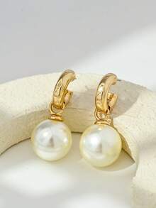1 Pair Women's 3D Alloy Pearl Earrings, Gold Metal Stud Earrings