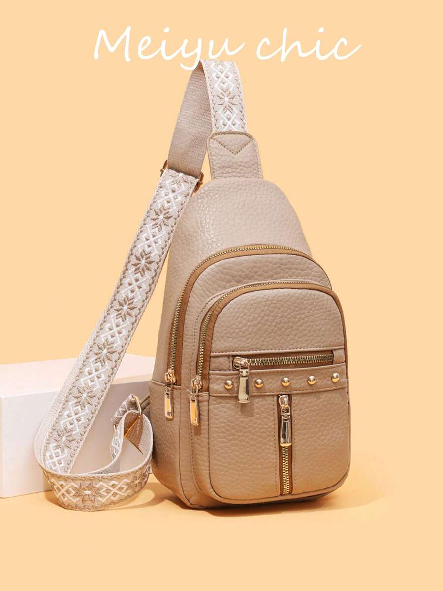 这款经典时尚的多功能纯色复古PU防水多层斜挎包，配有侧袋和多个拉链口袋，非常适合旅行和购物，也可作为户外运动包使用。