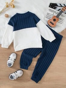 Set de 2 piezas de sudadera de manga larga y pantalones de color contrastante para niños, informal con parches acanalados, para otoño/invierno
