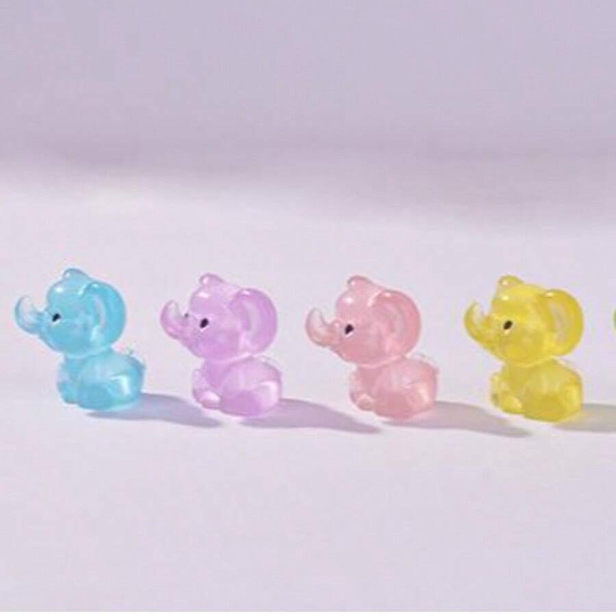 30 قطعة / 50 قطعة من تماثيل الفيلة الصغيرة، ديكورات صغيرة لحيوانات أليفة جميلة، إكسسوارات ديكورية لتزيين المناظر الطبيعية للحدائق المصغرة على المنضدة، إكسسوارات ديكورية مسلية وجميلة لتزيين المنضدة، قطع بألوان عشوائية لعرض المنضدة.