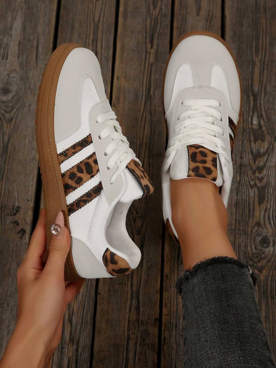 Zapatillas deportivas de mujer con estampado de leopardo, de corte bajo y cordones, estilo deportivo, de moda y cómodas, zapatos planos versátiles (corren un número pequeño) - Beis - Ver 1