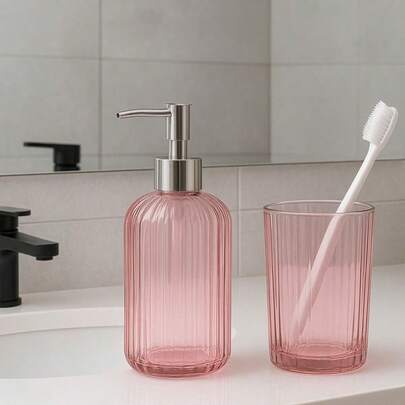Kit Para Banheiro Vidro Cristalino Rosa 2 Pç Dispensador de sabonete 400ml Porta Escova Em Casa Tem