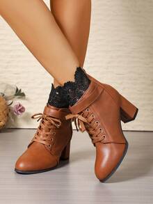 2025 Herbst/Winter Mode Koreanischer Stil Stiefeletten in Große Größen, Stiefel für Damen, Dicker Absatz, Schnalle, Spitzenbesatz