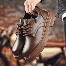 2025 Novos Sapatos de Couro Casuais com Sola Grossa Moda Coreana de Outono, Botas de Trabalho Retrô de Cano Alto