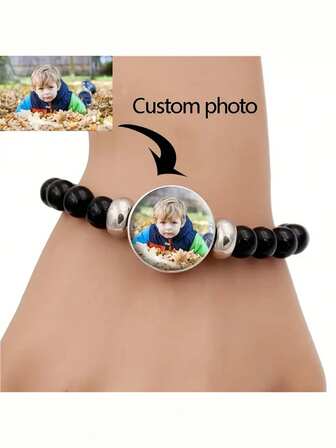suteyi Anpassat armband i svart pärlglas, kan anpassas med familjefoton, husdjursfoton etc. Lämpligt som presenter och modernt vardagsbruk.