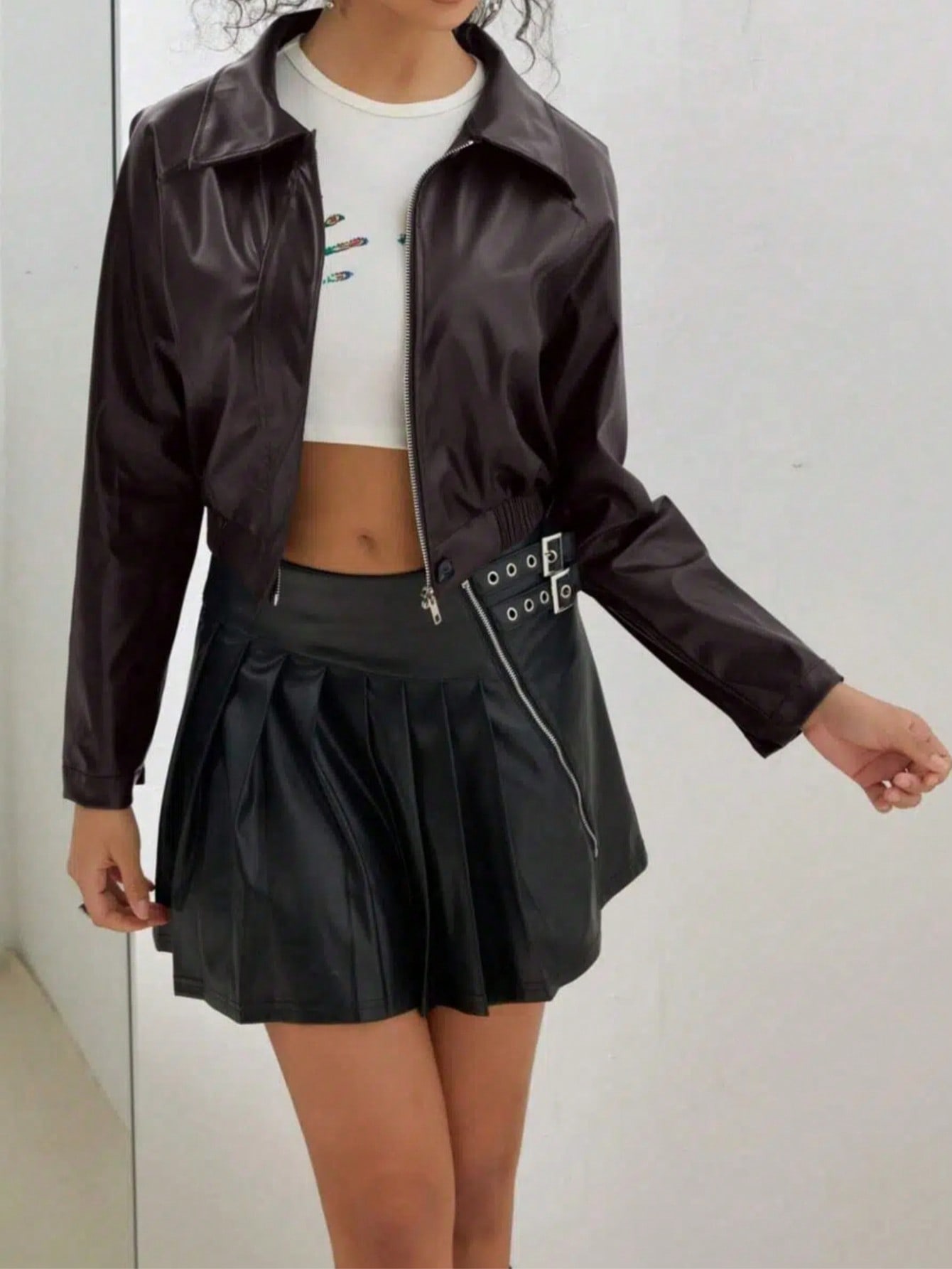 البلوزر الكاجوال خفيف الوزن ذو الياقة المنخفضة وسح...