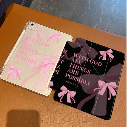 粉色翻盖平板电脑保护套，蝴蝶结元素，防震平板电脑保护套，采用透明硬壳和磁吸式折叠前盖相结合的设计，纤薄轻巧，便携时尚，实用美观。粉色蝴蝶结，英文经文“在上帝面前，万事皆有可能”，寓意积极、信仰和力量。适合作为复活节、春季、生日或周年纪念礼物。