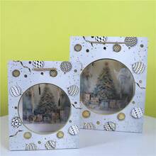 3 piezas Bolsas de regalo de Navidad - Tamaño mediano de 10 pulgadas, bolsas de regalo de papel grueso con impresión de Navidad de alta calidad. Conveniente para la temporada navideña, listo para regalar a granel. Hecho de cartón laminado mate de 210 g/m² para una sensación resistente y de alta calidad. Bolsas de regalo de papel con estampados de muñeco de nieve, árbol de Navidad y ciervo de Navidad.