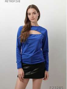 Top cu mânecă lungă, decupaj frontal și legături laterale. Eleganță și unicitate. - Albastru - Vizualizare 1