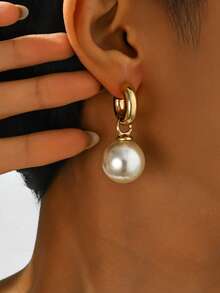 1 Pair Women's 3D Alloy Pearl Earrings, Gold Metal Stud Earrings
