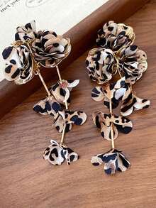 Pendientes con borlas con estampado de leopardo y flores de tela exagerada, pendientes personalizados de moda con un ambiente de lujo de alta gama