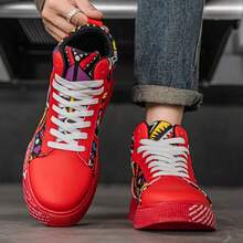 Zapatos casuales de skateboard de caña alta para hombres, rojos con estampado geométrico aleatorio, cómodos y versátiles con puntera redonda y cordones, para deportes al aire libre y senderismo, regalo de Navidad