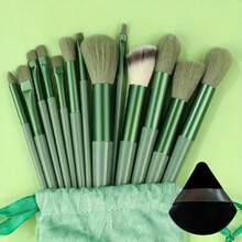 Ensemble de 14 pinceaux de maquillage professionnels avec des poils en nylon et un manche en ABS | Comprend un pinceau, un pinceau de contour, un pinceau de mélange, un pinceau à ombre à paupières et une houppette triangulaire en velours pour tous les types de peau. Le cadeau parfait pour la Saint-Valentin et la Fête des Mères