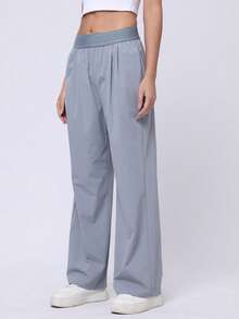 女士轻便高弹跑步裤 - 休闲速干运动裤，带拉链口袋。宽松、高弹、透气速干的运动裤，适合跑步、徒步、健身等运动。休闲风格，采用优质柔软面料，舒适透气，弹性极佳，完美适用于各种运动场景。春季款 - 灰色 - 查看 4