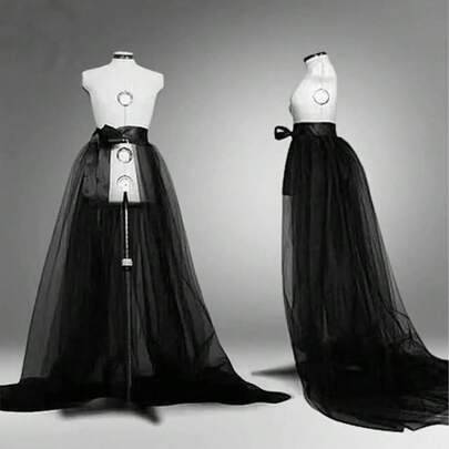 一件优雅的150厘米三层薄纱裙，欧美新款，腰间系带，长拖尾，有黑色、白色、红色、紫色和紫红色可选。适合舞会、万圣节、角色扮演派对、情人节以及女士配饰。