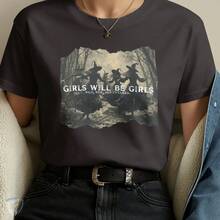 Camiseta Feminina Estampada Girls Will Be Girls | Arte Bruxas na Floresta - Preto - Visão 1