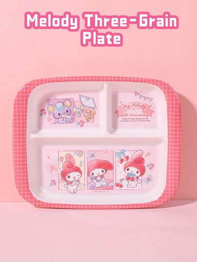 أدوات مائدة بطابع "ميلودي"، طبق ثلاثي الطبقات، مواد عالية الجودة، متينة وناعمة السطح، سهلة التنظيف، بنقش "ميلودي" لطيف بتفاصيل ساحرة، مناسبة للتمييز بين الأطعمة المختلفة، تشجع على اتباع نظام غذائي متوازن، مناسبة للمنزل أو المدرسة أو السفر، لا غنى عنها لمحبي "ميلودي"، تضيف متعة إلى كل وجبة.