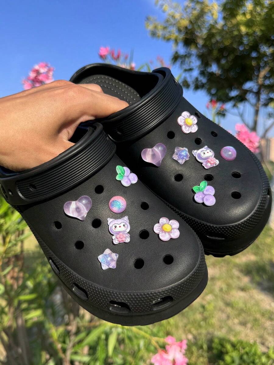 12 Peças Botões Decorativos de Cristal ABS Kuromi Roxo Fofo, Decorações DIY, Adequado para Sandálias, Chinelos, Sapatos Furados, Sandálias e Bolsas de Praia de Mulheres, Clips de Sapato Multifuncionais - Presente Perfeito para Feriados e Ocasiões Especiais