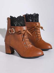 2025 Herbst/Winter Mode Koreanischer Stil Stiefeletten in Große Größen, Stiefel für Damen, Dicker Absatz, Schnalle, Spitzenbesatz