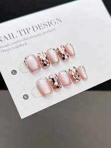 10片手工制作的短梯形美甲贴片，透明粉色底，饰有闪粉、水钻和亮片，简约奢华风格，适合日常佩戴，包含一套美甲贴片。 - 彩色 - 查看 4