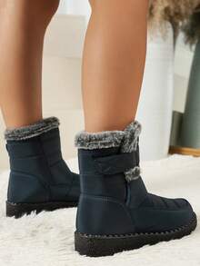 FZY New 2026 Winter Women's Ankle Boots And Short Boots: Stylish, One-Piece Mid-Calf Platform Boots With Adjustable Elastic Heels And A Thick, Fashionable Flannel Edging, Perfect For Winter Outdoor Activities And Can Be Paired With Valentine's Day Outfits. Available In Black, Red, Grey, And Blue. Women's Winter Clothing. A Top Choice For Valentine's Day Gifts. Stylish, Warm Black Ankle Boots; Comfortable And Versatile Low-Heeled Shoes; One-Piece Boots. Avant-Garde Elongated Women's Boots; Comfortable And Durable Concealed Wedge Boots. - 藍色 - 查看 6