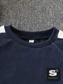 2pcs/Set Young Boy Casual Plush Patchwork Shoulder Crew Neck Sweatshirt And Pants Set, Comfortable For Leisure, Sports, Daily Wear, School, Outdoor, Suitable For Autumn/Winter