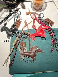 1PC Women Pendants Vintage Leather Sausage Dog Chocolate Charms Accessories For Mobile Phone Bags Keychain Vintage Leather Dachshund Puppy Braided Rope Pendant Keyring Fashion Chocolate Keychain Women Bag Charms Key Holder Gifts - 彩色 - 查看 2