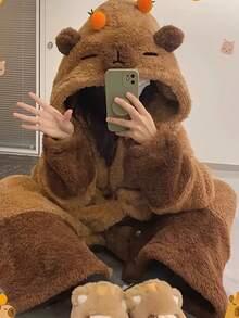 Áo choàng ngủ có mũ hình chuột lang nước bằng vải lông san hô, kiểu dáng hoạt hình dễ thương, thích hợp cho mùa thu/đông. Áo choàng ngủ nữ bằng vải lông san hô mềm mại, ấm áp, kiểu dáng hoạt hình, có mũ, với túi lớn. - Nhiều màu - Xem 2