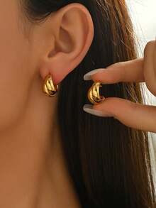 1 Pair Lightweight Luxurious Gold Half-Circle Earrings, Smooth Rounded Lines, Minimalist & Fashionable, Suitable For Everyday Wear To Add Elegant Charm - Yellow Gold - View 6