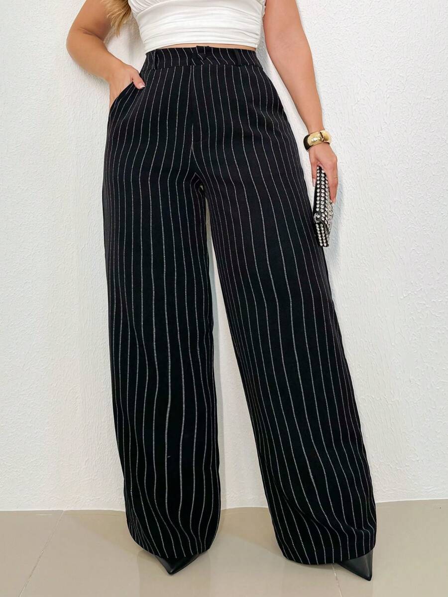 A&DD MODA, REF: H932(PLUS SIZE) - Plus Size Women's Striped Pants, Stylish Plus Size, High Waist, Wide Leg, Elegant, Casual, Formal, Lightweight, Modern, Comfortable, Women's Pants, Lightweight Fabric, Striped Print, Simple Look, Versatile, High Quality ✨ - 黑色 - 查看 1