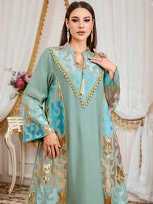 Solessence Women's Eid Mubarak New Embroidered Patchwork Gold Tassel Tie V-Neck Long Sleeve Robe With Pendant - Green - View 4
