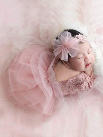 2 件新生儿蕾丝花头带和连体衣套装，适合 100 天婴儿拍摄服装，婴儿摄影道具婴儿洗礼家庭装饰礼物婴儿洗礼复活节礼物，适合女孩男孩