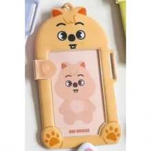 Serie de cosplay Figuras de anime Kawaii Nuevo Kpop Titular de tarjeta de dibujos animados Skz Animal Plástico Soporte de foto de tres pulgadas Forma asimétrica Cubierta protectora con imán Sujeción manual Un regalo de Navidad y cumpleaños para un amigo