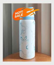 OWALAs Blue Silk Ribbon Cup 24oz/32oz. Vacuum Flasks & Thermoses Water Bottle. Stainless Steel Water Bottle With Straw. Can Be Used For Outdoor Sports, Heat Preservation Time Cold And Hot Water Can Be Insulated, Frozen Drinks, Beautiful Appearance, Exquisite Workmanship, Suitable For Camping, Work, Indoor Use.Halloween Gifts, Christmas Gifts, Gift-Giving. - Ruy băng xanh - Xem 1