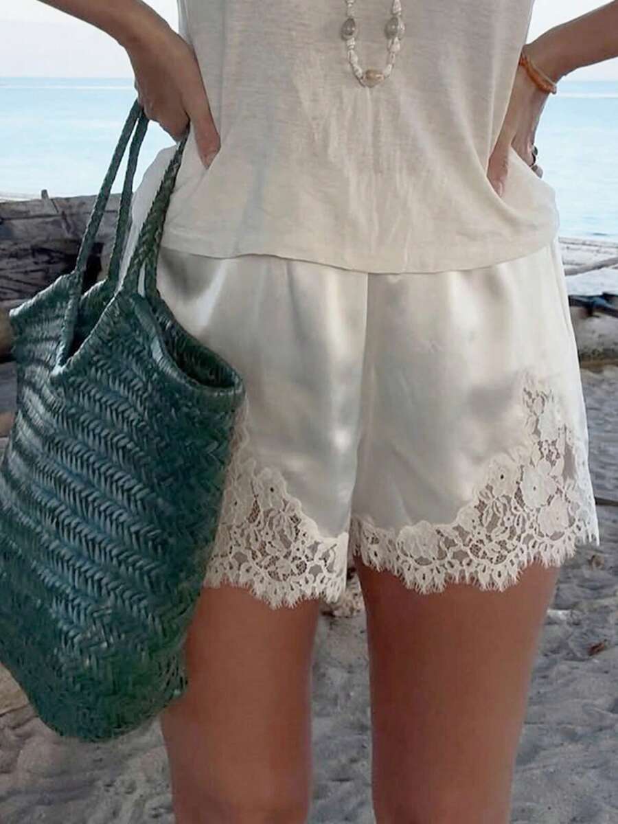 Women Satin Silk Shorts Lace Trim Patchwork Mini Micro Shorts Silky Low Rise Coquette Lounge Slip Bottoms Y2k Summer Wide Leg Lounge Shorts For Streetwear - 白色 - 查看 1