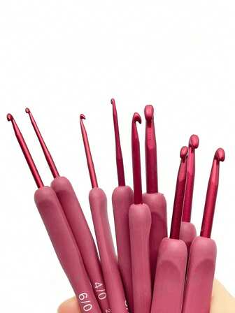 9 件套钩针套装，红色钩针，带软柄，适合初学者和专业人士，包括纱线、毛衣针等 - 非常适合 DIY 工艺品、针织和缝纫项目