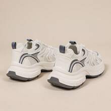 Nya sneakers med tjock sula för kvinnor, lätta vardagsskor, små vita skor, tennisskor, mångsidiga löparskor, söta och moderiktiga lätta, grova sneakers - Grå - Visa 6